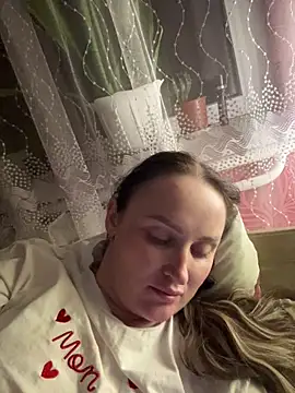 Snapshot of TomilaSi chatting on March 10, 2026, 8:14 pm TomilaSi online show from March 10, 2026, 8:14 pm