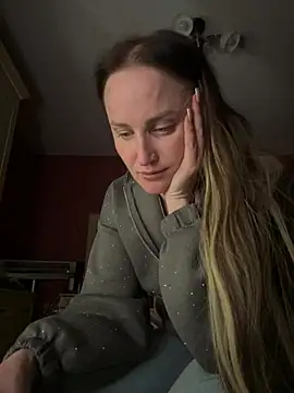 Snapshot of TomilaSi chatting on March 13, 2026, 11:11 pm TomilaSi online show from March 13, 2026, 11:11 pm