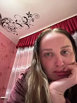 Snapshot of TomilaSi chatting on March 17, 2026, 7:28 pm TomilaSi online show from March 17, 2026, 7:28 pm