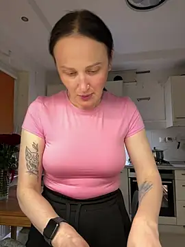 Snapshot of TomilaSi chatting on March 24, 2026, 10:15 pm TomilaSi online show from March 24, 2026, 10:15 pm