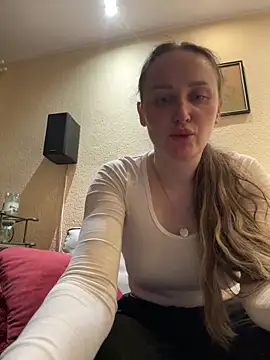 Snapshot of TomilaSi chatting on March 29, 2026, 9:59 pm TomilaSi online show from March 29, 2026, 9:59 pm