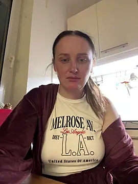 Snapshot of TomilaSi chatting on March 31, 2026, 9:04 pm TomilaSi online show from March 31, 2026, 9:04 pm