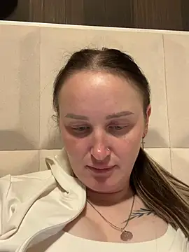 Snapshot of TomilaSi chatting on April 12, 2026, 8:36 pm TomilaSi online show from April 12, 2026, 8:36 pm