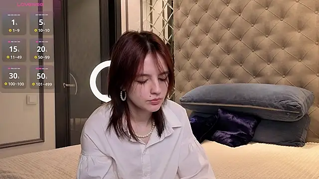 SharaSauer online show from April 14, 2026, 1:22 am