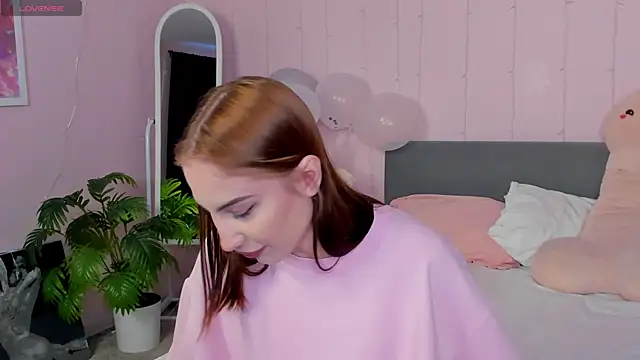 Snapshot of lally_cute chatting on March 3, 2026, 11:27 am lally cute online show from March 3, 2026, 11:27 am