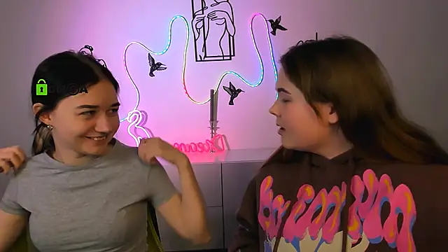 candy flossie1 online show from December 18, 2025, 6:08 am