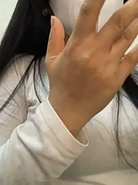 lana-kan online show from February 5, 2026, 1:38 pm