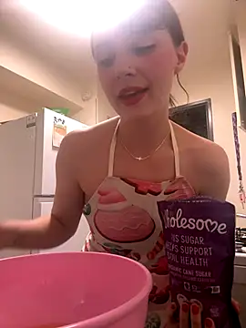 lilliabloom online show from December 18, 2025, 5:24 am