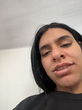 SaraAndrade  online show from March 5, 2026, 1:18 pm