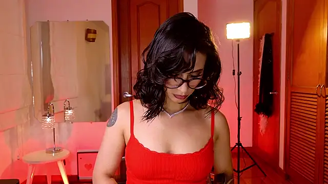 Snapshot of Rue_Bellafire chatting on June 9, 2026, 7:58 pm Rue Bellafire online show from June 9, 2026, 7:58 pm