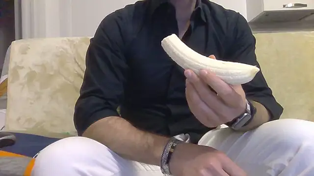 Eroshotlicker online show from April 16, 2026, 9:39 pm