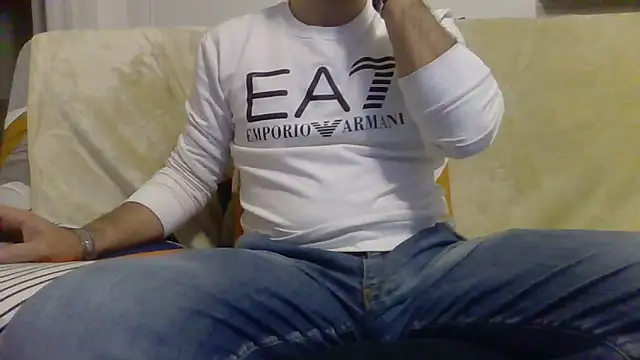 Snapshot of Eroshotlicker chatting on April 24, 2026, 9:06 pm Eroshotlicker online show from April 24, 2026, 9:06 pm