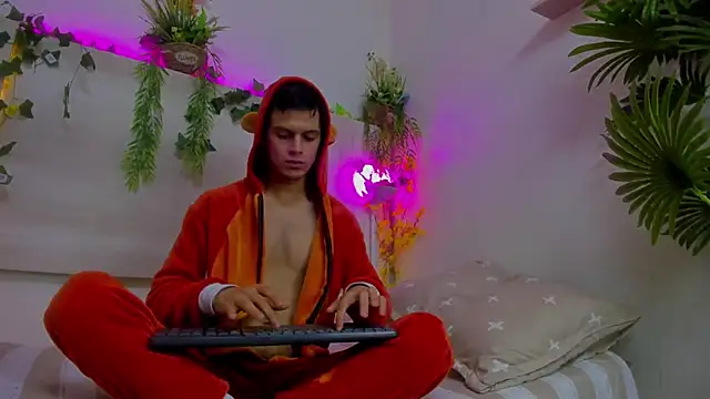 AngelSlimm online show from November 29, 2025, 5:21 am