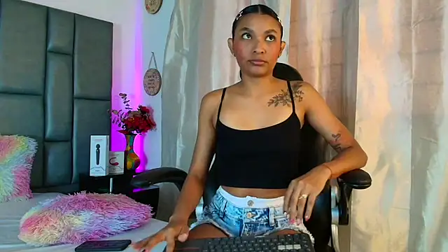 TashaNaughty4u online show from April 17, 2026, 7:50 pm