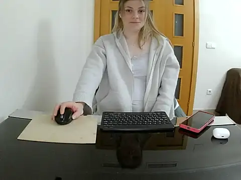 Adelyxveex online show from December 1, 2025, 11:43 pm