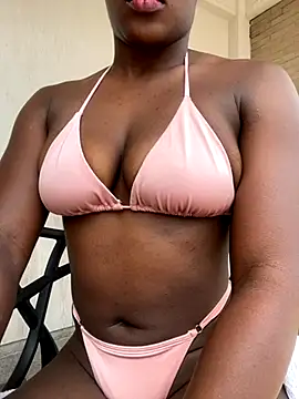 Milytylor online show from November 25, 2025, 4:07 pm