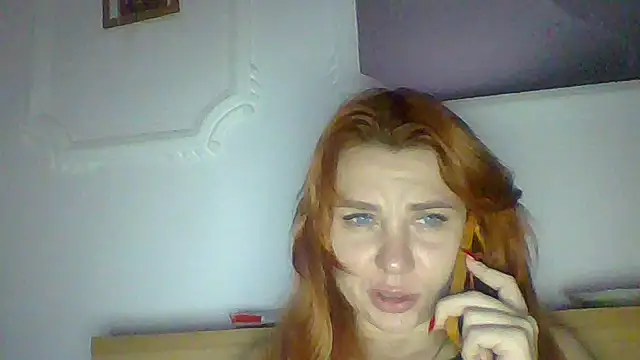 redfoxLaya online show from November 30, 2025, 10:58 pm