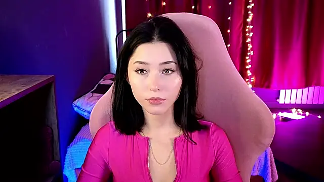 Snapshot of RedMidnight chatting on May 12, 2026, 10:45 am RedMidnight online show from May 12, 2026, 10:45 am