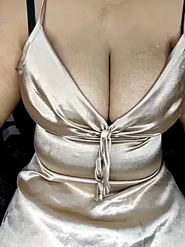 Snapshot of Curvy_Pooja chatting on April 7, 2026, 7:20 am Curvy Pooja online show from April 7, 2026, 7:20 am