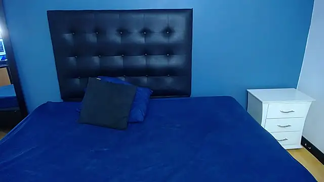 naughty bigass 18 online show from December 2, 2025, 3:34 am