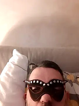 Snapshot of Vampiro83zz chatting on June 25, 2026, 9:30 pm Vampiro83zz online show from June 25, 2026, 9:30 pm