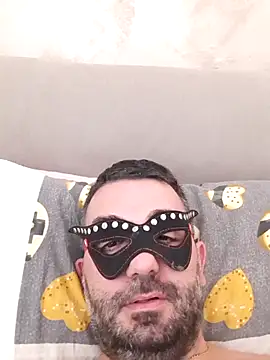 Snapshot of Vampiro83zz chatting on June 26, 2026, 12:53 pm Vampiro83zz online show from June 26, 2026, 12:53 pm