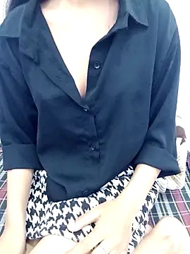 Snapshot of Triptii_0 chatting on November 30, 2025, 8:07 am Triptii 0 online show from November 30, 2025, 8:07 am