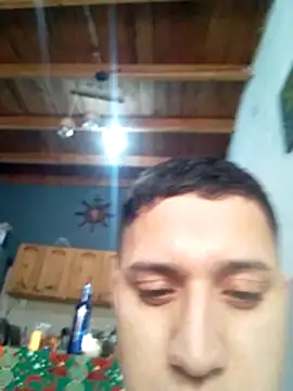 Alvarezz0202 online show from May 26, 2026, 7:43 pm