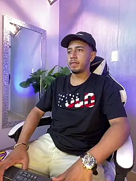 Snapshot of Brand_Collins chatting on March 4, 2026, 11:16 am Brand Collins online show from March 4, 2026, 11:16 am