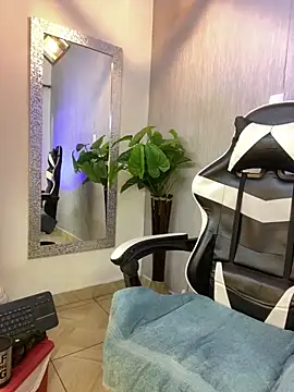 Snapshot of Brand_Collins chatting on April 15, 2026, 12:01 pm Brand Collins online show from April 15, 2026, 12:01 pm