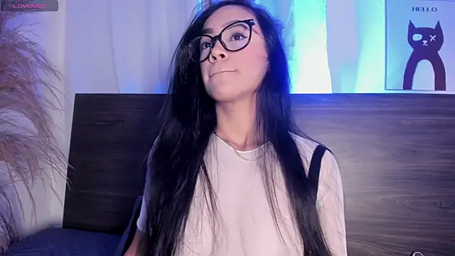 Snapshot of Klohewilliams_ chatting on February 9, 2026, 11:47 am Klohewilliams online show from February 9, 2026, 11:47 am