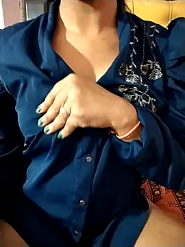 RASHMI SHARMA9 online show from March 18, 2026, 6:11 pm