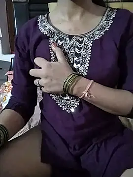 Snapshot of RASHMI_SHARMA9 chatting on July 14, 2026, 5:51 pm RASHMI SHARMA9 online show from July 14, 2026, 5:51 pm
