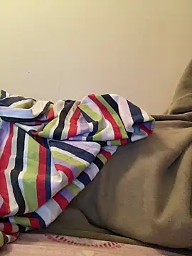    Hannah    online show from December 15, 2025, 12:37 am