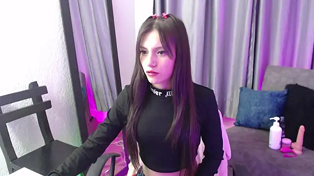 TiinaJonus  online show from April 18, 2026, 5:11 am