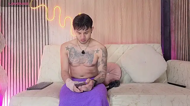 Snapshot of kingbrakly chatting on December 2, 2025, 3:23 am kingbrakly online show from December 2, 2025, 3:23 am