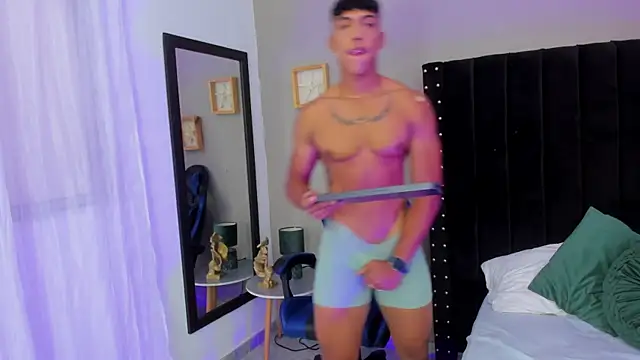 Snapshot of Bryan_robayo5 chatting on November 26, 2025, 11:55 am Bryan robayo5 online show from November 26, 2025, 11:55 am