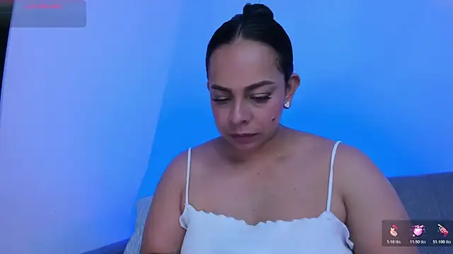 Snapshot of jimena_chic1 chatting on May 3, 2026, 8:04 pm jimena chic1 online show from May 3, 2026, 8:04 pm