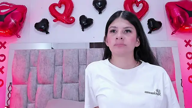 ZafiraNavarro online show from February 16, 2026, 6:15 pm