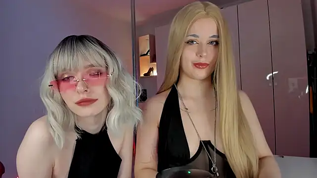 Snapshot of Mistress_Iris chatting on June 15, 2026, 4:42 pm Mistress Iris online show from June 15, 2026, 4:42 pm