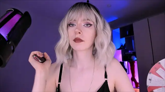 Snapshot of Mistress_Iris chatting on July 26, 2026, 4:47 pm Mistress Iris online show from July 26, 2026, 4:47 pm