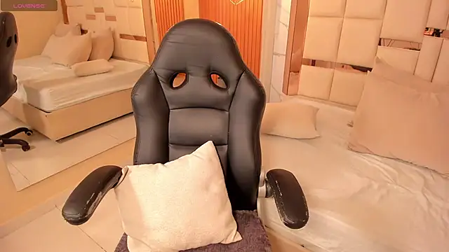 samantha quinnn online show from March 15, 2026, 4:51 am