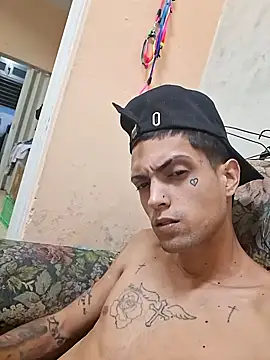 KingWhitexxx online show from November 28, 2025, 11:40 pm