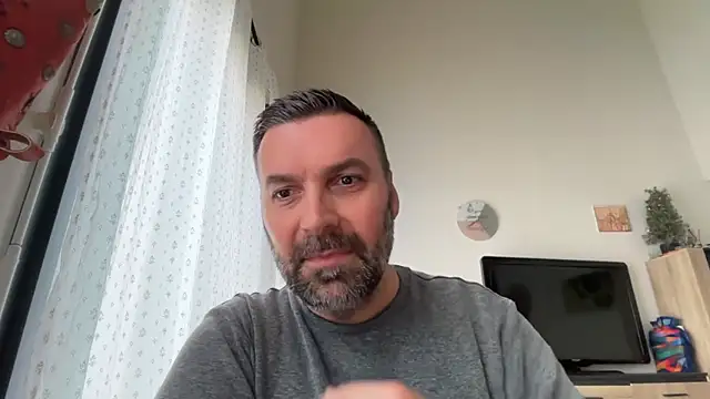 coolsmith81 online show from May 12, 2026, 7:49 am