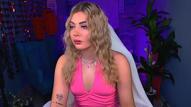 HyileyClark online show from February 22, 2026, 10:14 am