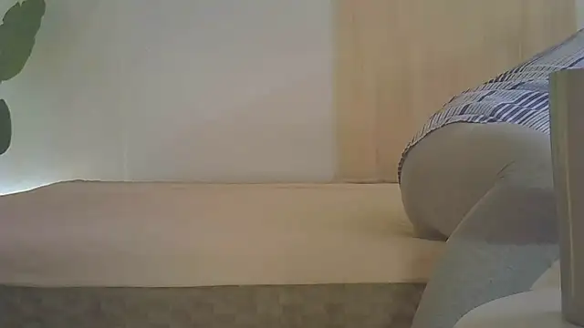 kyono-iyashi online show from April 25, 2026, 2:47 pm