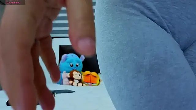 CerecitaQueenn online show from March 26, 2026, 10:15 pm