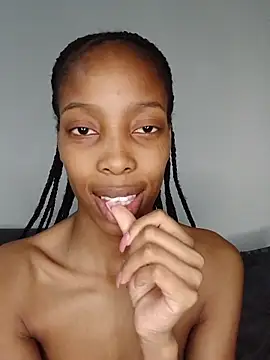 MsParisSmith online show from December 14, 2025, 8:20 am