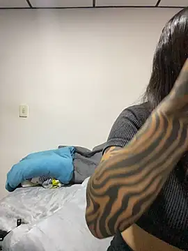 Snapshot of Alana_Arang chatting on November 27, 2025, 1:51 am Alana Arang online show from November 27, 2025, 1:51 am