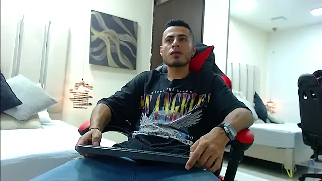 MatthewCullen online show from December 1, 2025, 9:20 pm